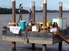Pont Larivot Guyane barges